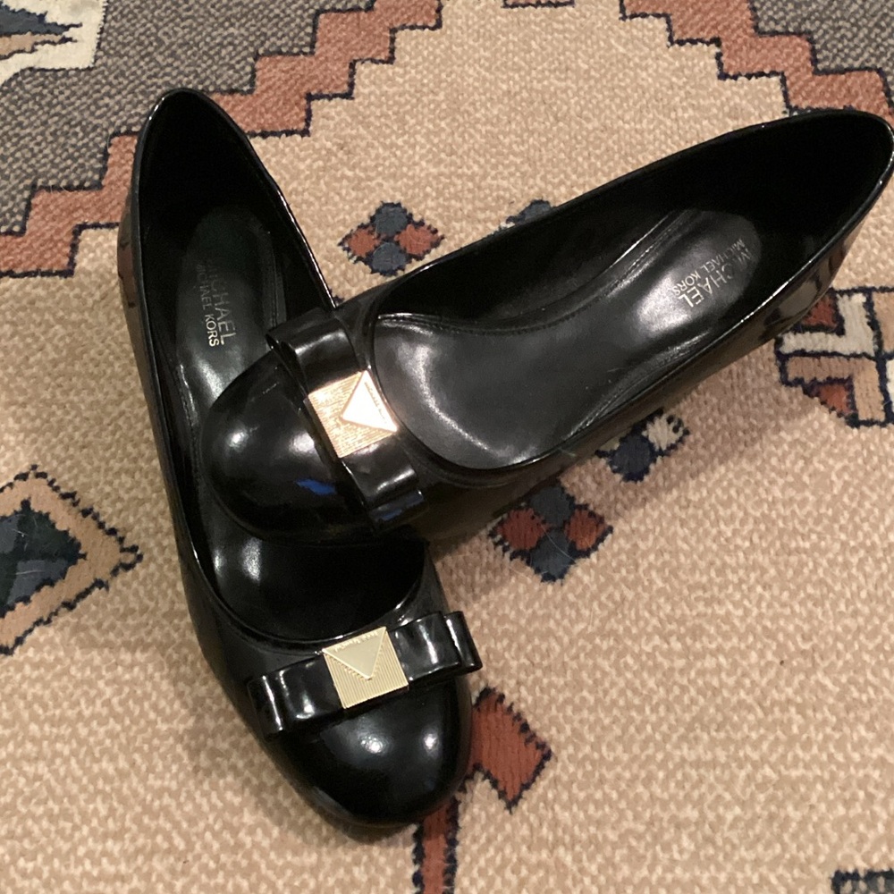 Michael Kors Black block heal with Gold Detail